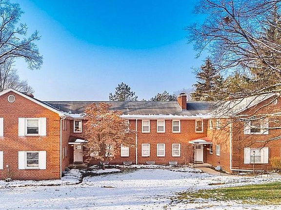 10 Condominium Association 