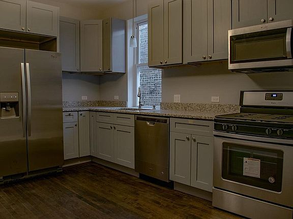 5th image of 1438 N Avers Ave