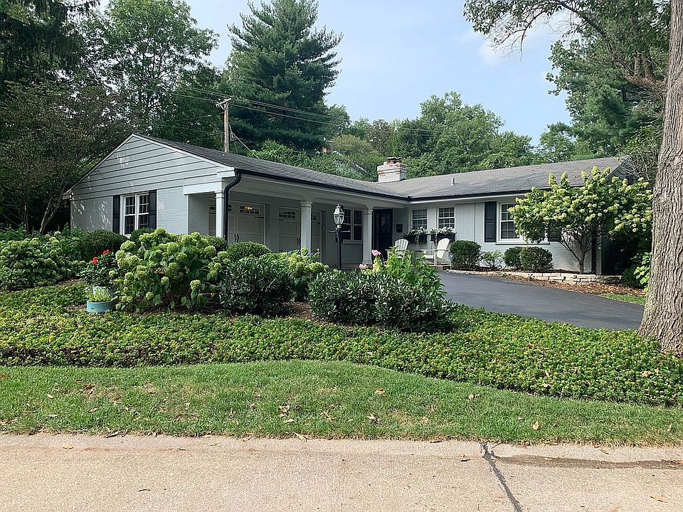 1st image of 907 Warson Woods Dr