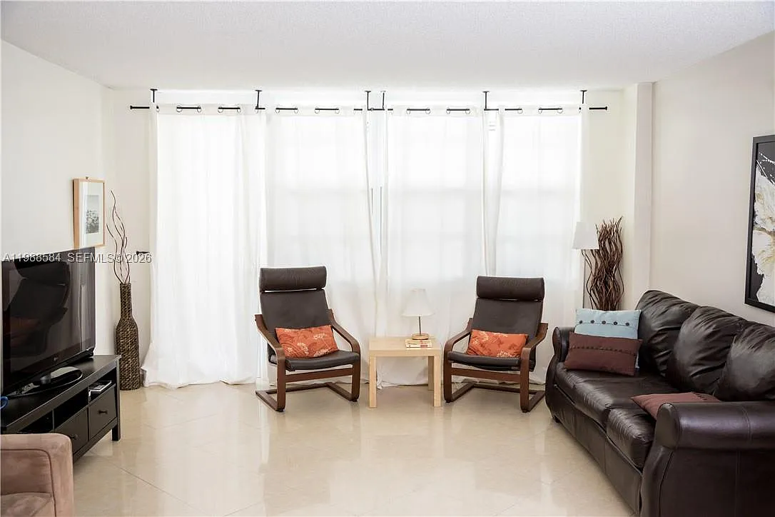 Building Photo - 3725 S Ocean Dr #1003