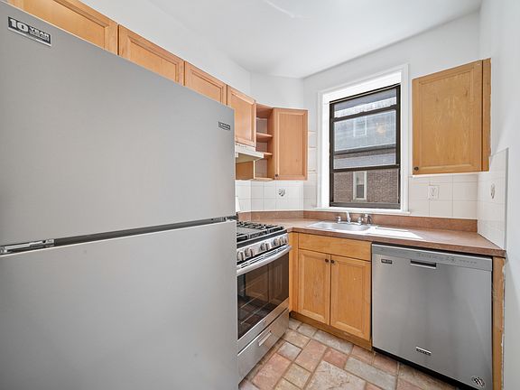 3rd image of 40-04 36th Ave #3F