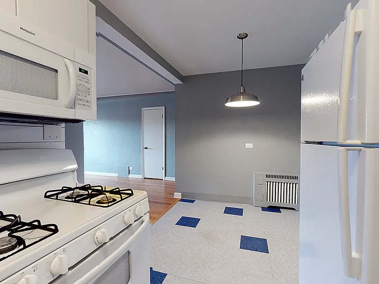 1422 Leyden St — Photo 6
