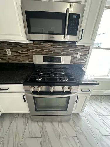 464-466 Hampshire St #1 Photo 1
