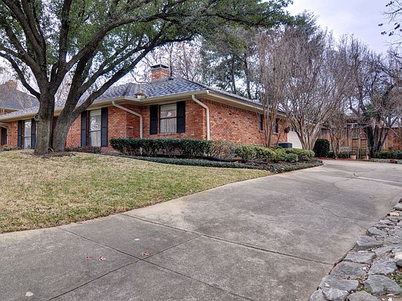 3rd image of 1906 Briarcrest Ln