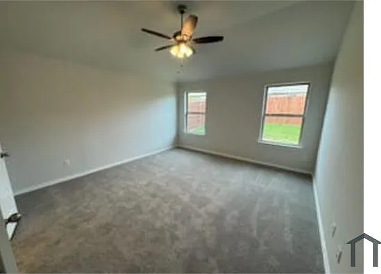 4 bed, 2100 sqft, $3,100 — Photo 4