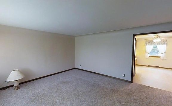 3rd image of 3874 Dunbar St
