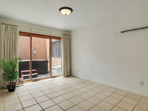 5th image of 380 Cheryl Ave