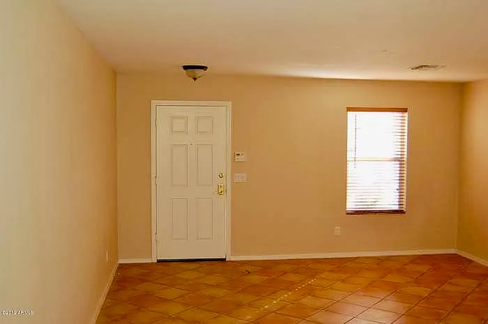 8942 E Shangri La Rd — Photo 2