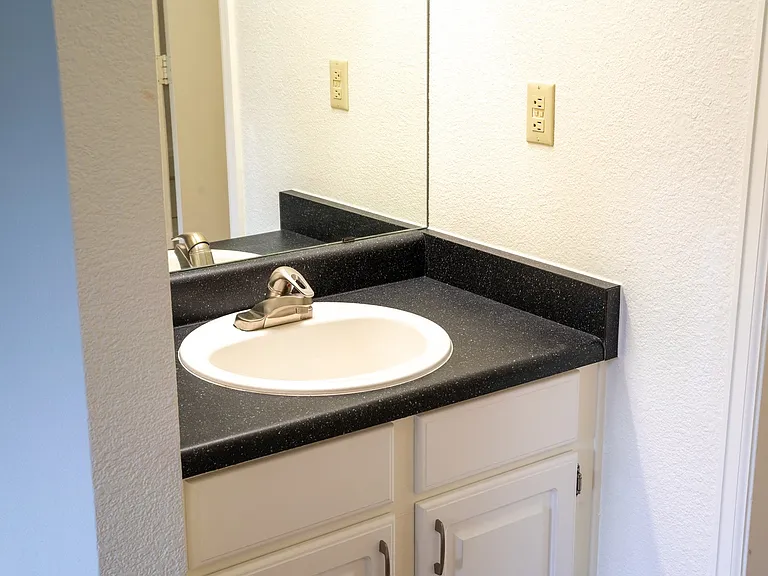 Blue River Apartments — Photo 13