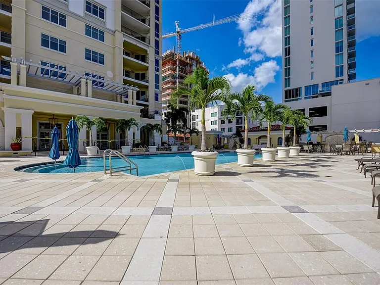 300 Beach Dr NE #305 — Photo 44