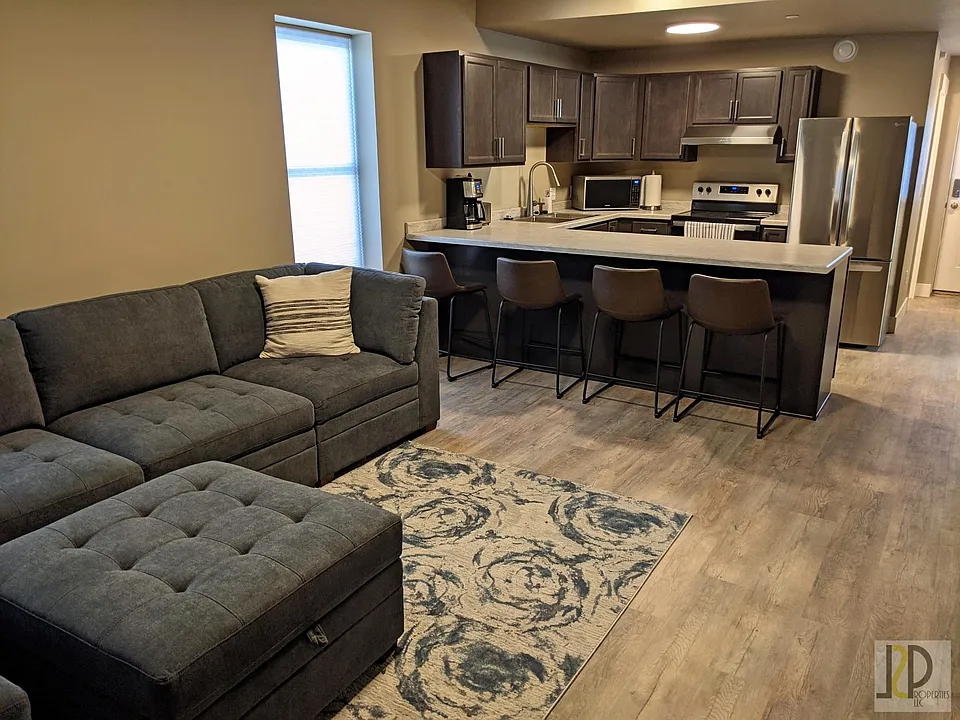 444 W Broadway St #2B