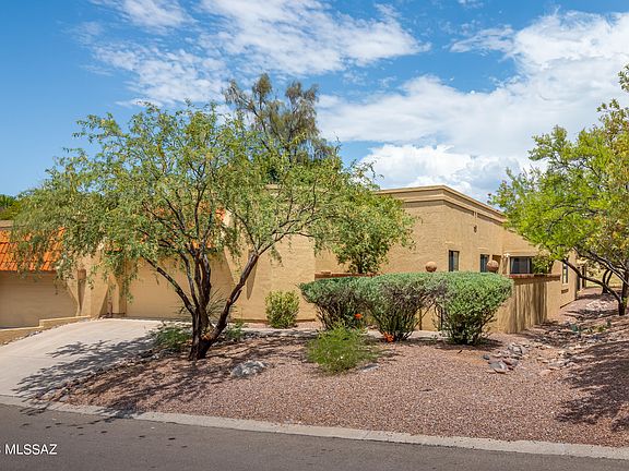 2nd image of 1035 E Camino Corrida