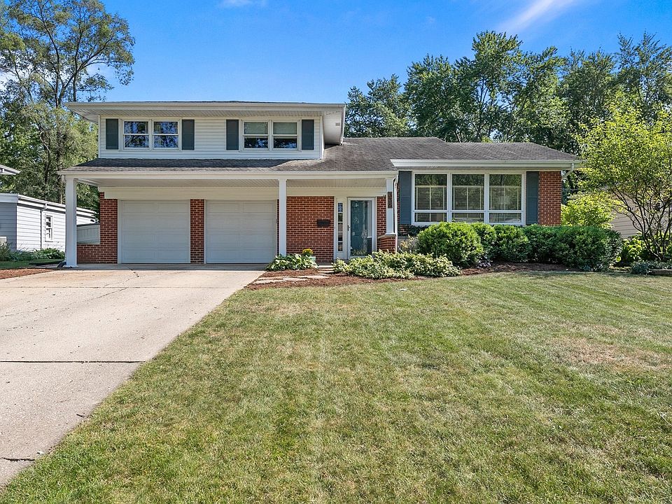 1st image of 336 Elmwood Dr