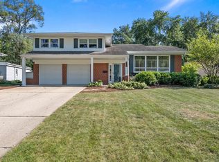 336 Elmwood Dr, Naperville, IL