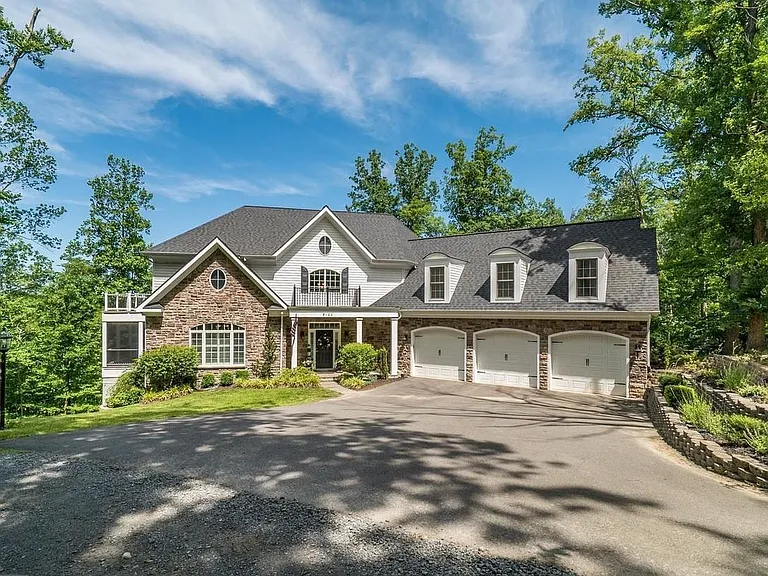 8100 Longtree Rd — Photo 2