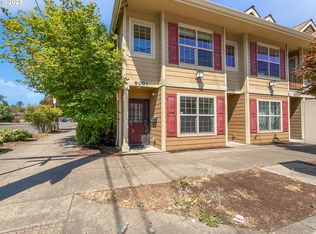 6001 NE Holladay St, Portland, OR 97213