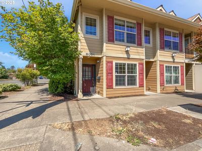 6001 NE Holladay St, Portland, OR, 97213