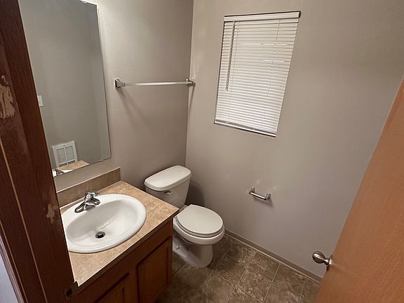 4th image of 4019 S Puget Sound Ave #4023B
