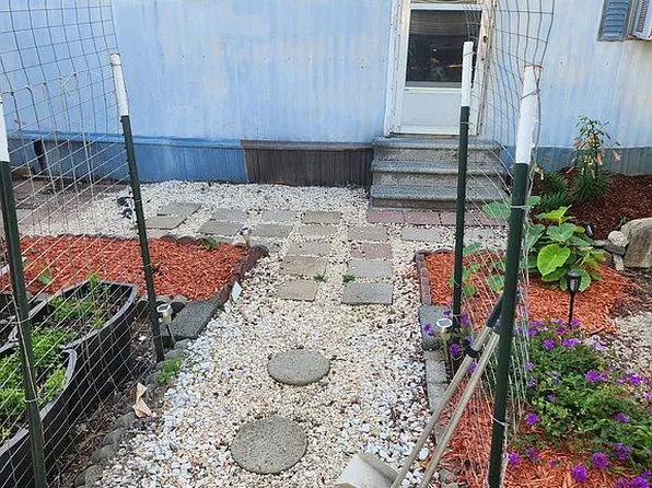 204 Clear Creek Ln, Mooresville, NC 28115