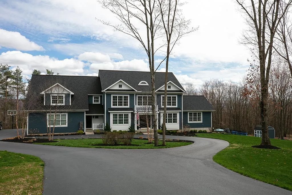 90 Oak Hill Rd photo 1