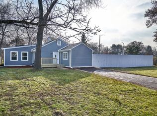 1632 Elder Ln, Northfield, IL 60093