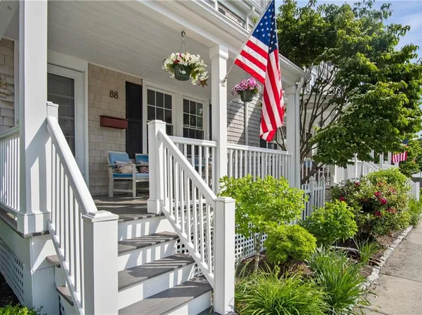 88 Kay St, Newport, RI 02840