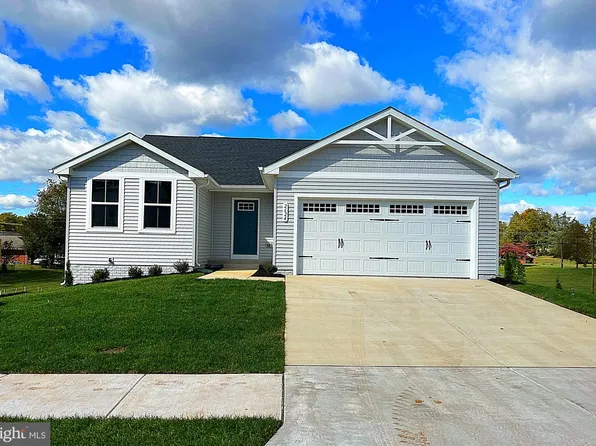 2624 High Point Dr, Culpeper, VA 22701