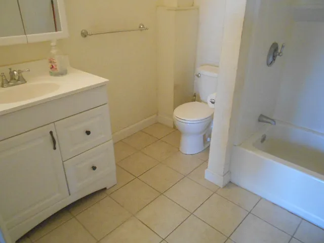 1 bed, 650 sqft, $2,100 — Photo 3