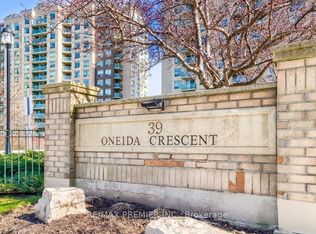 39 Oneida Cres #1213, Richmond Hill, ON L4B 4T9