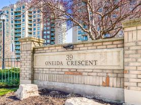39 Oneida Cres