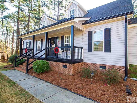 3rd image of 376 Wyndfall Ln