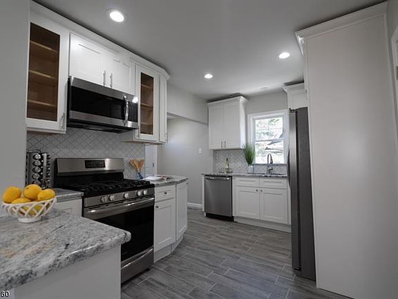 5th image of 24 Sherman Ave