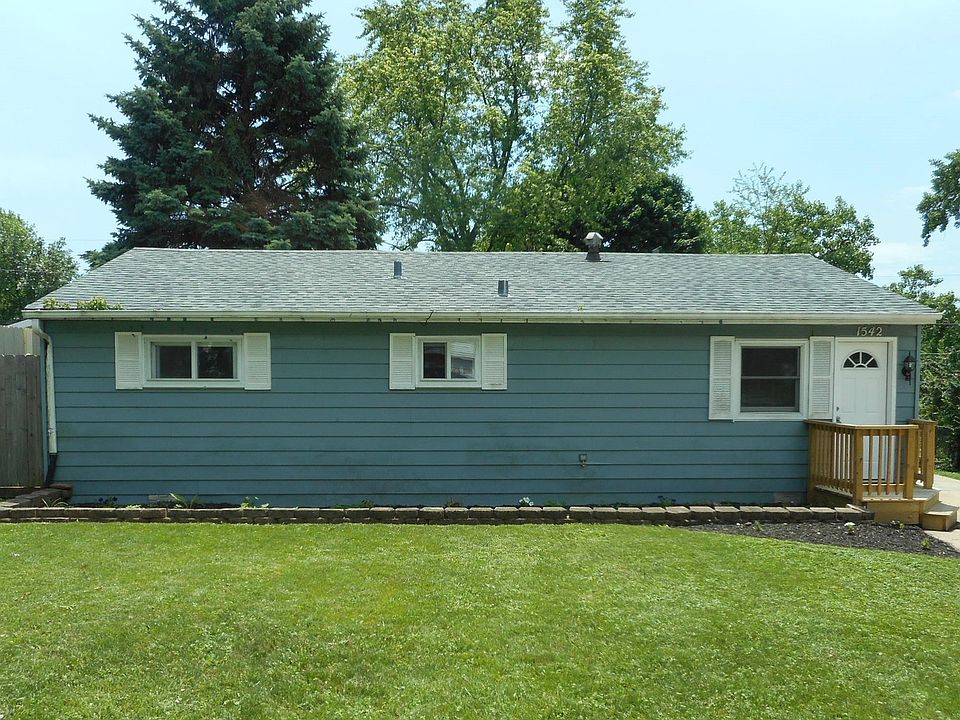 1st image of 1542 Charles Dr