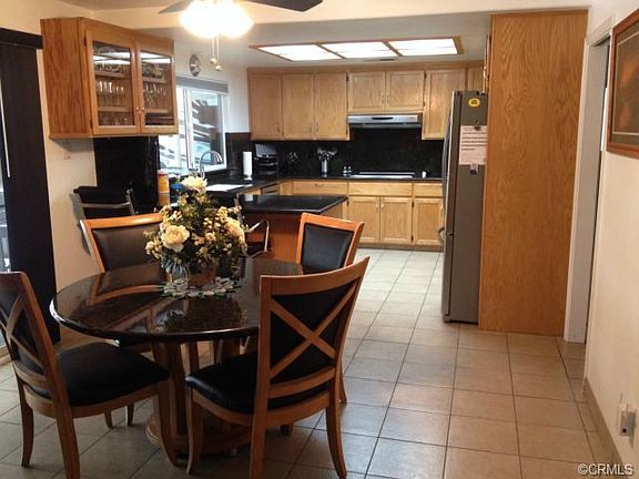 5th image of 2845 Clydesdale Ave