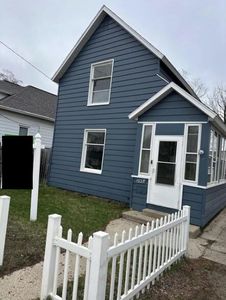1528 Alpine Ave NW, Grand Rapids, MI, 49504