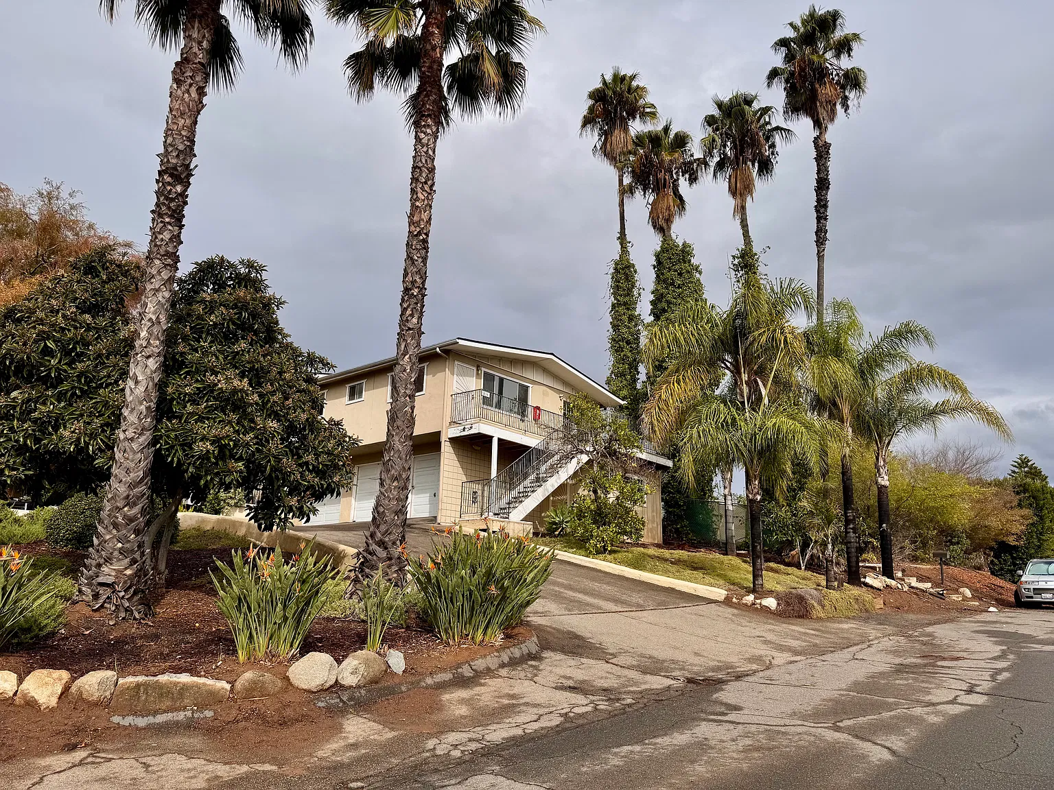 2 bed, 900 sqft, $2,850 — Photo 3