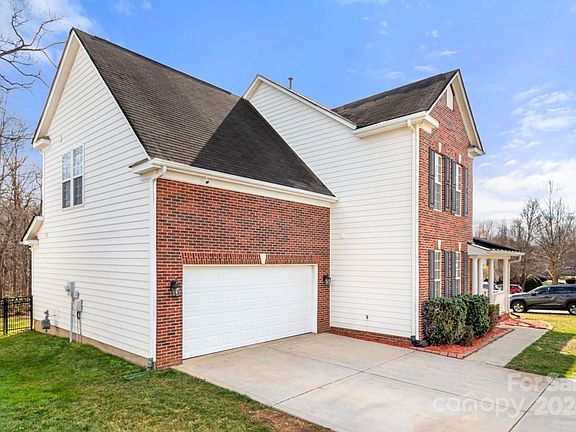 4th image of 1001 Secret Garden Ct