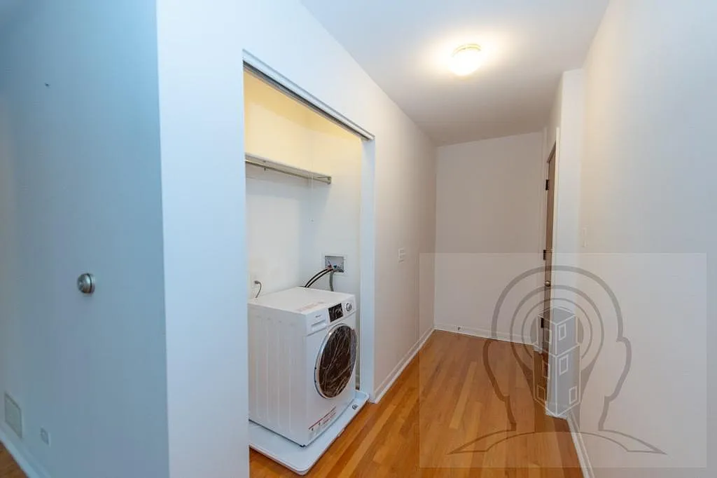 5222 W Belmont Ave — Photo 3