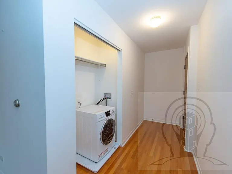 5222 W Belmont Ave #2F — Photo 3
