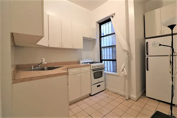 Rented by Oxford Property Group | media 50