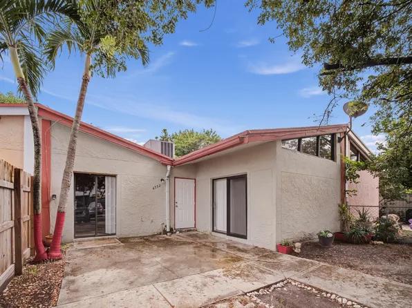 4552 NW 185th St, Miami Gardens, FL 33055