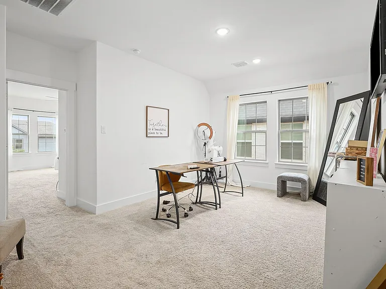 1013 Carnation Dr — Photo 22