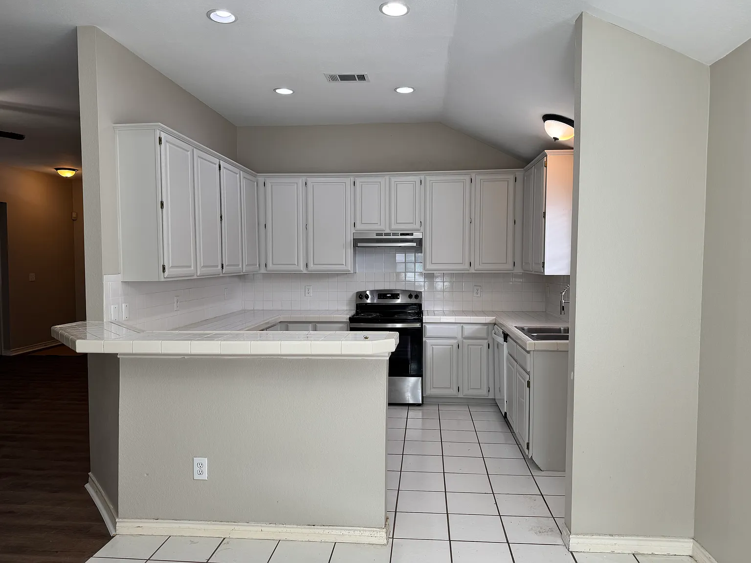 3 bed, 1487 sqft, $2,195 — Photo 4