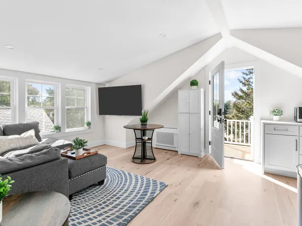 26 Tilley Ave #B, Newport, RI 02840