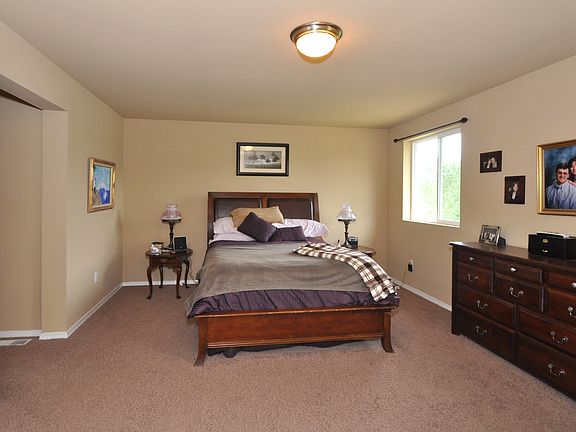4th image of 16904 W Hill Dr E