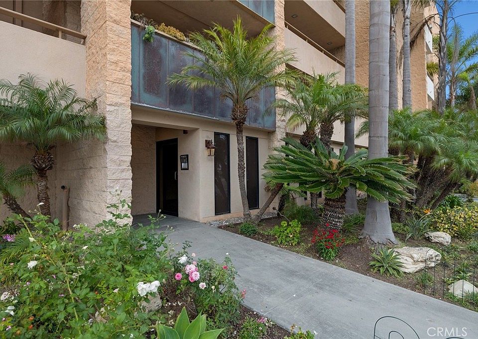 1st image of 727 Esplanade Unit 306
