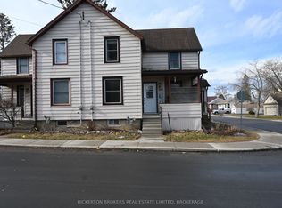 292 William St N, Gananoque, ON K7G 1S5