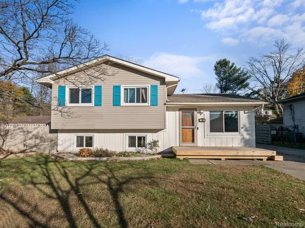 188 Theda Ave, Waterford, MI 48328