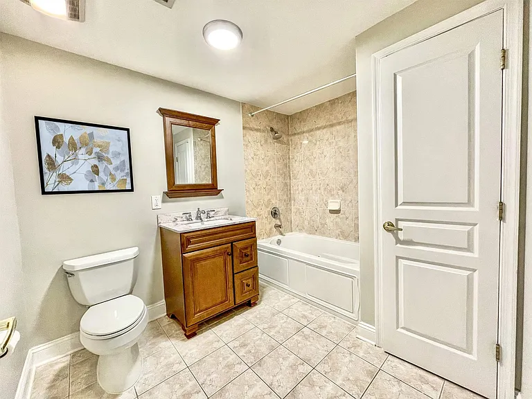 1331 Grand St #209 — Photo 14