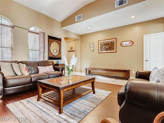 4th image of 3712 Moonshine Falls Ave